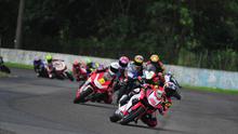 Pebalap Astra Honda Racing Team, Rheza Danica Ahrens (depan), berhasil menjuarai Kejuaraan Nasional Indospeed Race Series (IRS) 2017 setelah finis ketujuh pada balapan terakhir di Sirkuit Sentul, Minggu (10/12/2017). (AHRT)