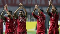 Ekspresi para pemain Timnas Indonesia usai menang atas Thailand dengan skor 2-1 dalam final leg pertama Piala AFF 2016 antara Indonesia vs Thailand di Stadion Pakansari, Cibinong, Jawa Barat, Rabu (14/12/2016).  (Bola.com/Peksi Cahyo)