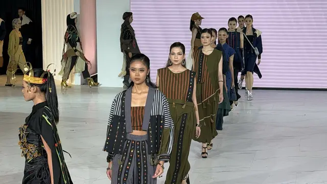 Adu Kreasi Desainer Muda Beri Warna Baru di Fashion Nation 2026