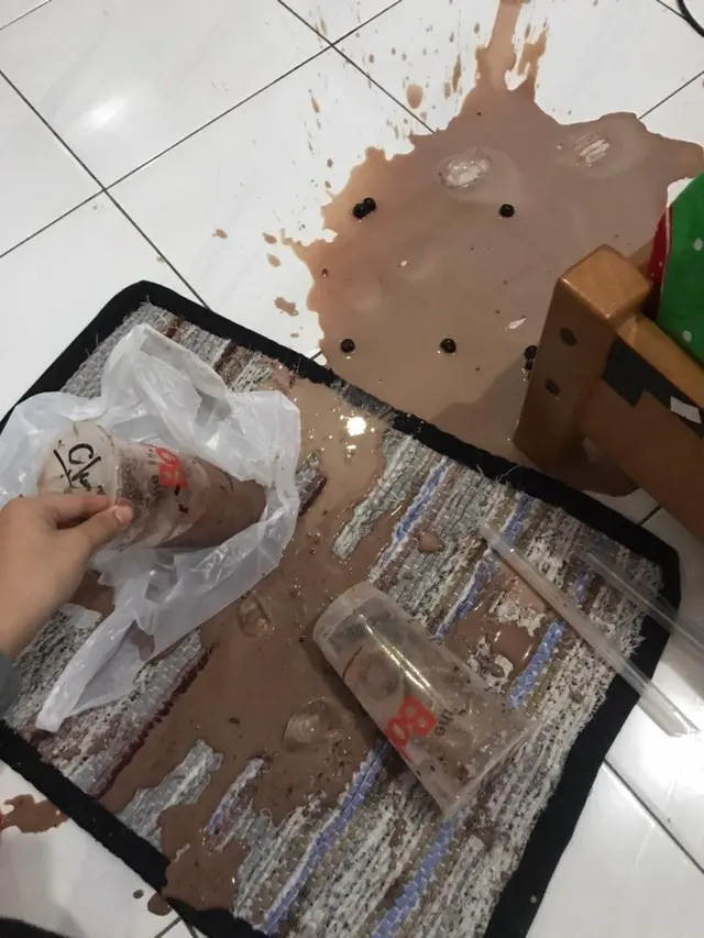 10 Momen Apes Waktu Beli Makanan Ini Bikin Ngelus Dada