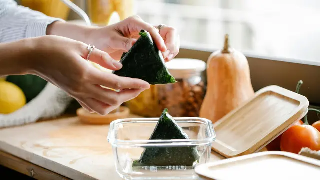 Nasi Kepal Tuna Mayo