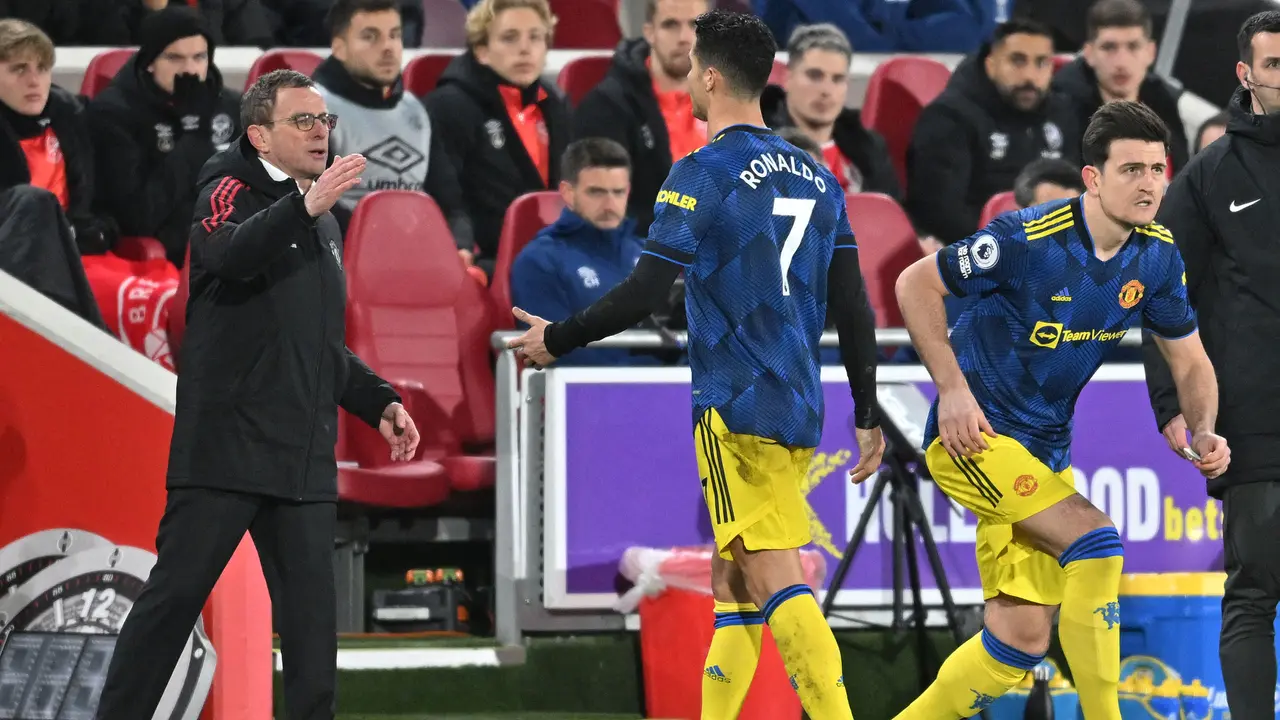 Foto: Momen Cristiano Ronaldo Ngambek Pada Laga Manchester United Vs Brentford di Liga Inggris