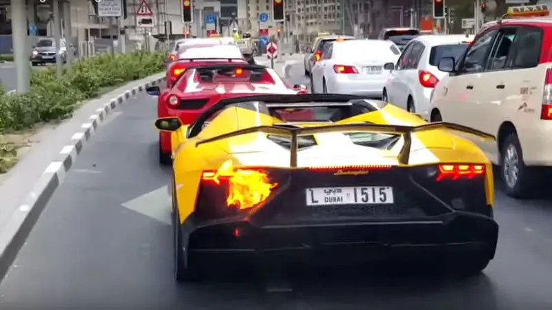 Akibat Digeber-geber, Lamborghini Langka Ini Terbakar