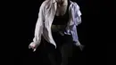 Gaya peserta saat menunjukkan tariannya dalam kompetisi Namarina bertajuk 'International Jazz dance Competition 2018' di Jakarta, Minggu (6/5). Lomba ini terbagi atas kategori solo dan grup. (Liputan6.com/Herman Zakharia)