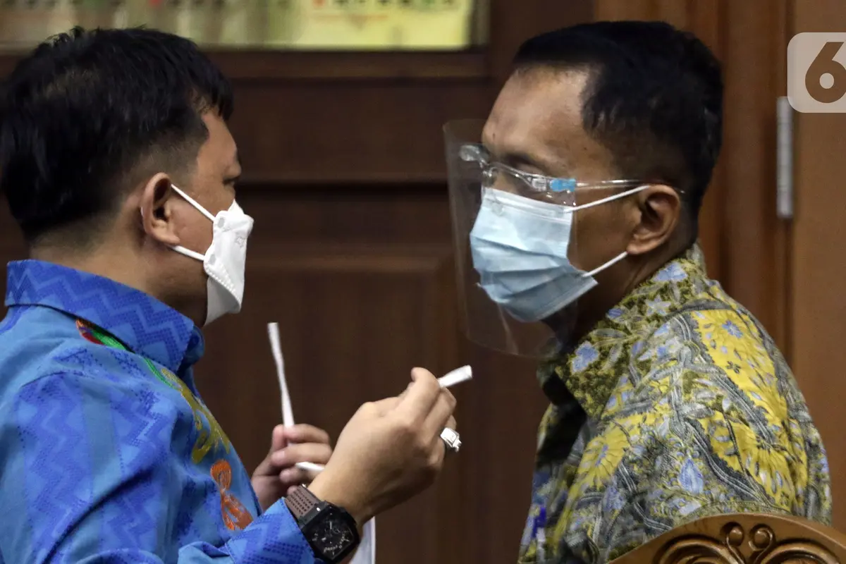 FOTO: Mantan Pejabat Ditjen Pajak Angin Prayitno Aji Dituntut Hukuman 9 Tahun Penjara