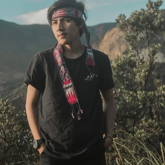 6 Potret Terbaru Daffa Rosyad, Mahasiswa Viral Ikut Demo Tolak Omnibus Law