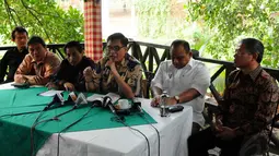 DPP PPP versi Romahurmuziy bersikukuh bahwa Muktamar VIII PPP yang digelar pada 15-18 Oktober lalu di Surabaya merupakan muktamar yang sah dan sudah sesuai dengan AD/ART PPP, Jakarta, (22/10/14). (Liputan6.com/Andrian M Tunay)