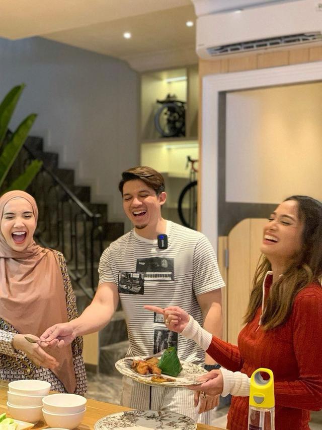 5 Momen Pertemuan Acha Septriasa dan Irwansyah, Sikap Zaskia Sungkar Disorot