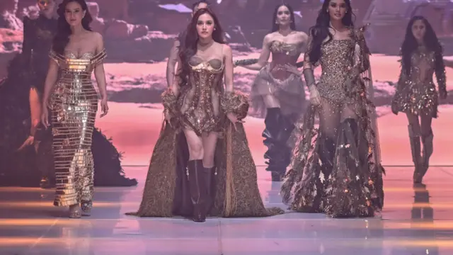 Mahalini Tampil di Runway Jakarta Fashion Week 2026 kenakan koleksi Lisa Ju. [Dok. Jakarta Fashion Week]