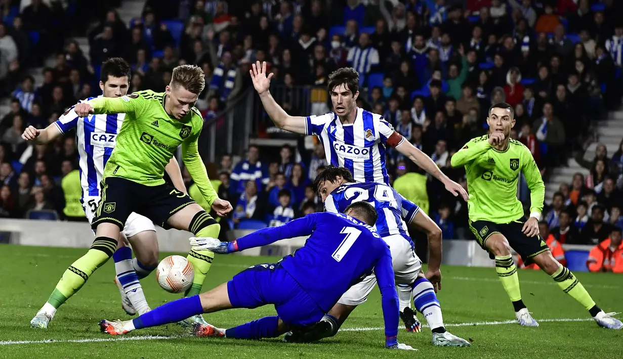 Begitupun dengan Scott McTominay yang diplot untuk menyerang membantu Ronaldo. Satu kesempatan McTominay didepan gawang Sociedad belum mampu menambah keunggulan bagi Setan Merah. (AP Photo/Alvaro Barrientos)