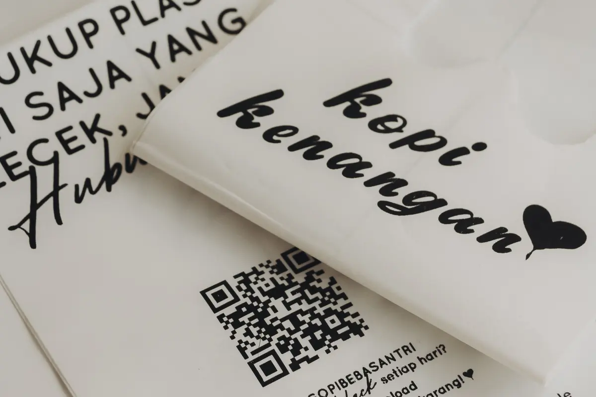 Kemasa Oxo bio plastik yang digunakan oleh Kopi Kenangan
