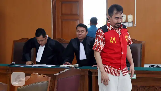 [Bintang] Gatot Brajamusti