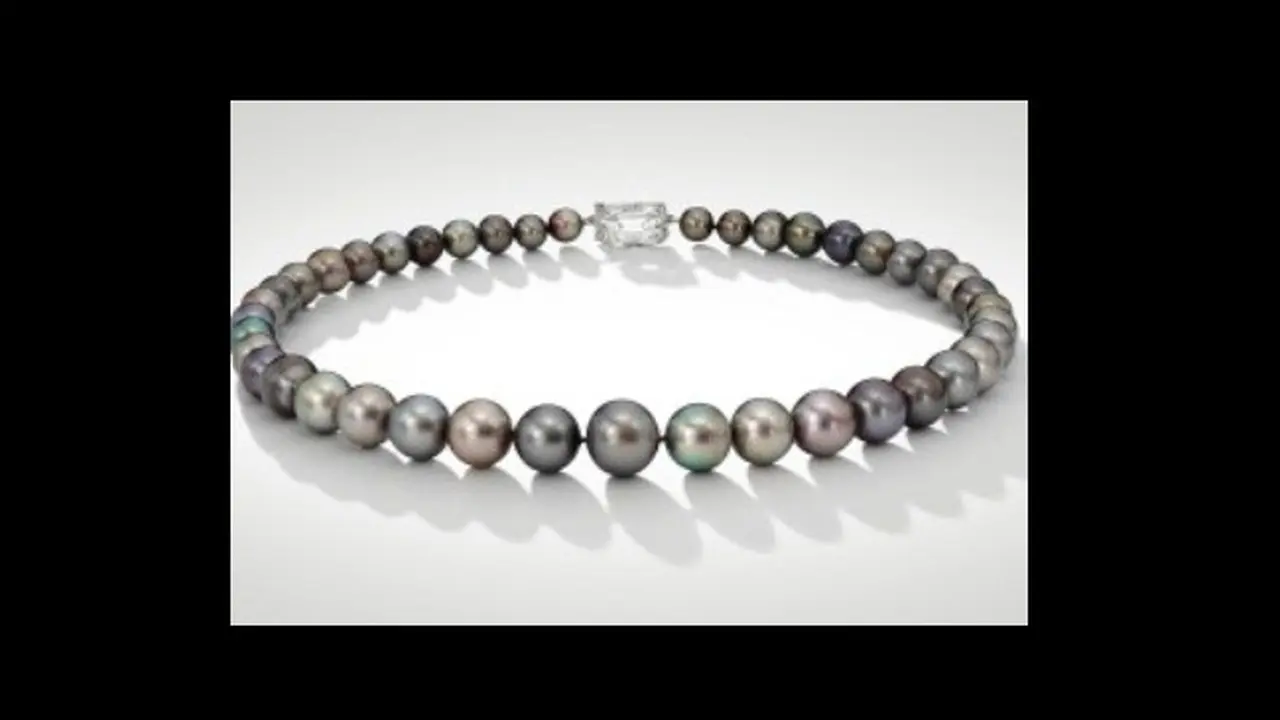 Cowdray Pearl Necklace - Soetheby's 0915
