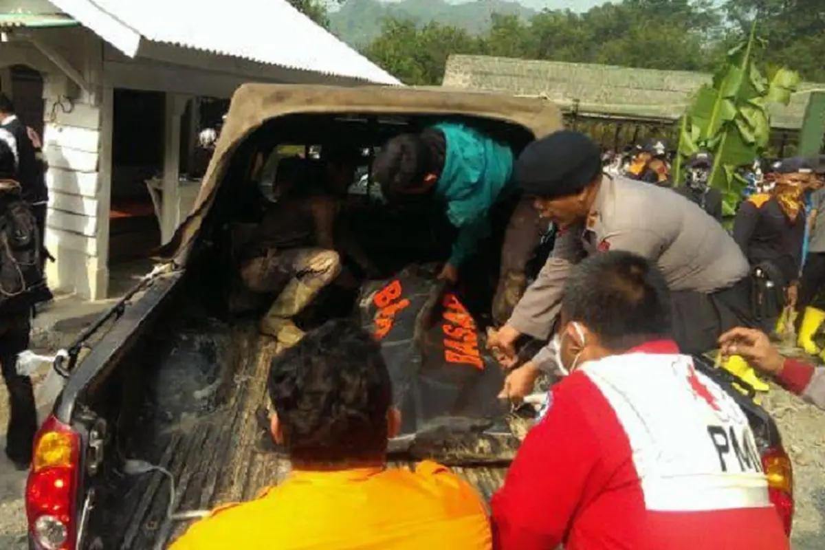 20151029-Penambang Korban Longsor-Bogor