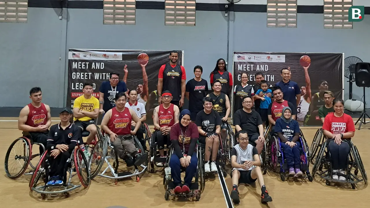Mantan pemain NBA, Stephen Howard, dan eks pebasket WNBA, Crystal Langhorne, datang ke Indonesia.