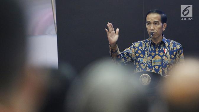 Presiden Joko Widodo saat dialog ekonomi dengan para pelaku pasar modal di BEI, Jakarta, Selasa (4/7). Dalam dialog tersebut, Jokowi meyakinkan para pelaku pasar modal akan investasi di Indonesia yang tumbuh sangat bagus. (Liputan6.com/Angga Yuniar)