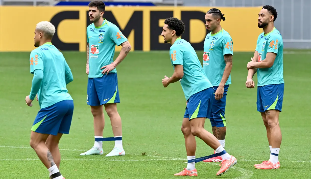 Saat ini, Brasil masih berada di peringkat ketiga dengan 21 poin atau tertinggal tujuh poin dari pemuncak klasemen Argentina. (EVARISTO SA/AFP)