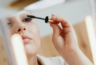 Agar makeup tetap nyaman digunakan seharian saat berpuasa maka persiapan kulit menjadi langkah pertama yang tidak boleh dilewatkan (Sumber: Pexels.com)