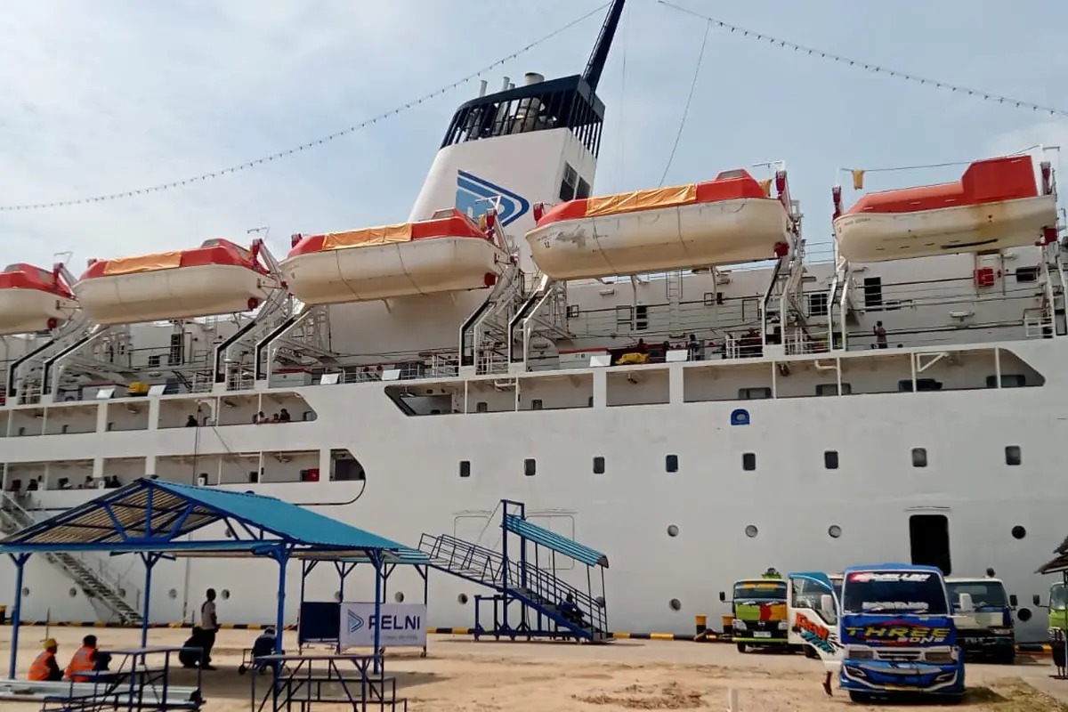 Kapal Pelni di Batam. (Foto: Liputan6.com/Ajang Nurdin)