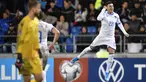 Striker Italia, Stephan El Shaarawy berselebrasi usai mencetak gol ke gawang Liechtenstein pada Grup J Kualifikasi Piala Eropa 2020 di Vaduz, Liechtenstein (15/10/2019). Italia menang telak 5-0 atas Liechtenstein. (Gian Ehrenzeller/Keystone via AP)