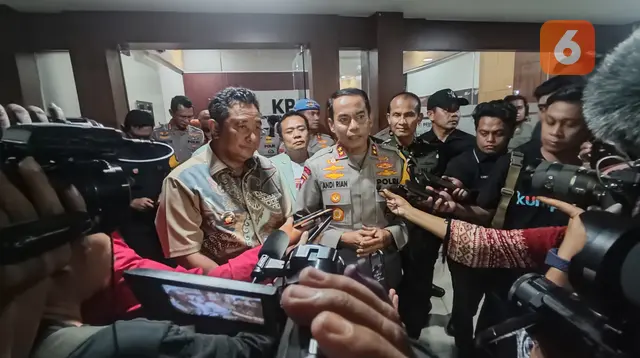 Konferensi pers Kapolda Sulsel Irjen Pol Andi Rian R Djajadi (Liputan6.com/Fauzan)