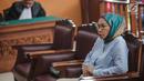 Terdakwa kasus dugaan penyebaran berita bohong atau hoaks Ratna Sarumpaet menjalani sidang dengan agenda pembacaan tuntutan oleh Jaksa Penuntut Umum di PN Jakarta Selatan, Selasa (28/5/2019). Ratna dituntut 6 tahun penjara di kasus penyebaran berita bohong atau hoaks. (Liputan6.com/Faizal Fanani)