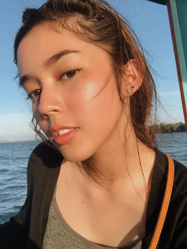 6 Potret Fay Nabila Tanpa Makeup, Bukti Pesonanya Alami