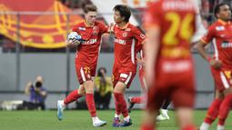Kasper Junker merupakan pemain asal Denmark yang bermain untuk Nagoya Grampus. Junker adalah salah satu mesin gol di skuad asuhan Kenta Hasegawa. Sejauh ini, ia telah mencetak 13 gol dan 3 assist dalam 28 penampilannya di J League 2023. Sementara itu, Nagoya Grampus kini menepati posisi keenam klasemen dengan raihan 47 poin. (Dok. J1 League)