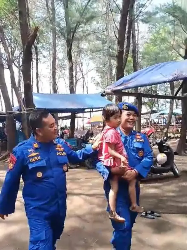 Polisi pertemukan anak yang dilaporkan hilang di objek wisata Pantai Widuri, Pemalang. (Foto: Liputan6.com/Polres Pemalang)