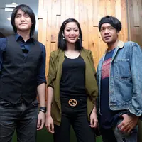 "Saya sih tanggung jawab buat Raka dan Widy aja, akhirnya saya pakai uang saya buat nombok ke mereka. Tapi sayanya nggak gajian," ujar Kevin Aprilio. (Deki Prayoga/Bintang.com)