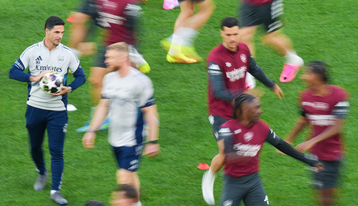 Kedua tim ini sama-sama berstatus juara liga domestik, menambah nilai prestisius pada duel mereka di final ini. (AP Photo/Vadim Ghirda)