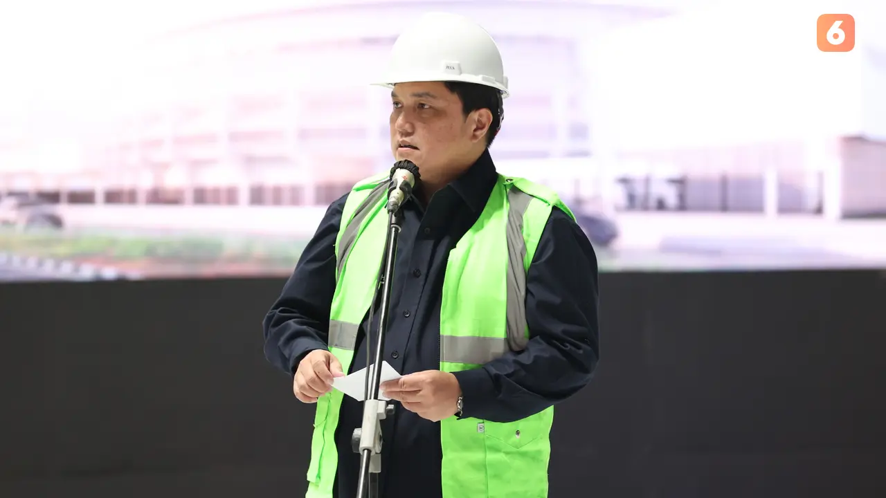 Foto: Presiden Jokowi Resmikan Tutup Atap sebagai Tahap Akhir Pembangunan Indoor Multifunction GBK