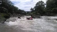 Perahu Rafting Terbalik Dihempas Jeram, 2 Orang Tewas