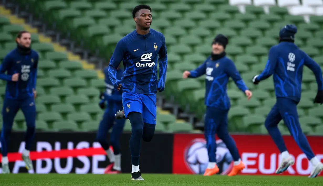 <p>Di laga ini, Klyian Mbappe cs diprediksikan bakal pesta gol ke gawang tuan rumah Irlandia. (AFP/Franck Fife)</p>