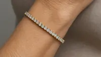 7 Model Gelang Emas Berlian untuk Usia 50 Tahun ke Atas, Desain Simpel Tapi Mewah Berkelas