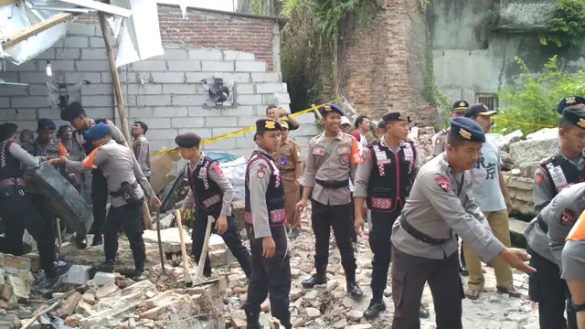 Polisi Selidiki Ambruknya Tembok Bekas Sarang Walet Cirebon