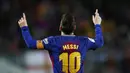 Striker Barcelona, Lionel Messi, melakukan selebrasi usai mencetak gol ke gawang Leganes pada laga La Liga di Stadion Camp Nou, Sabtu (7/4/2018). Barcelona menang 3-1 atas Leganes. (AP/Manu Fernandez)