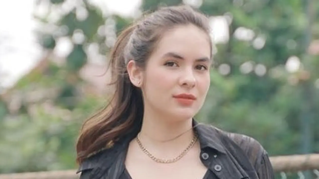 6 Gaya Steffi Zamora ala Cewek Mamba