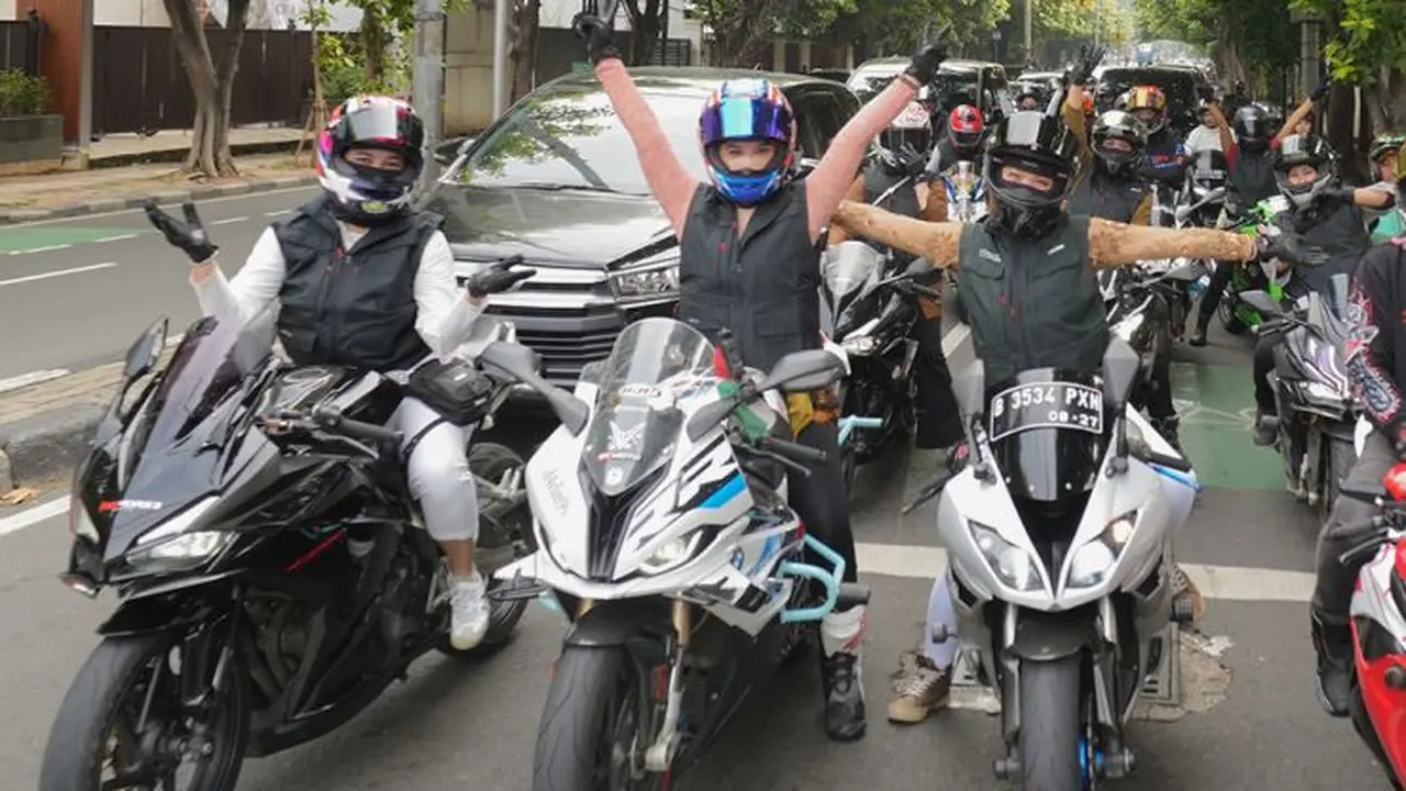 Riding Cantik Hari Kartini, Lady Bikers Tampil Keren dengan Sentuhan Budaya Lokal (ist)