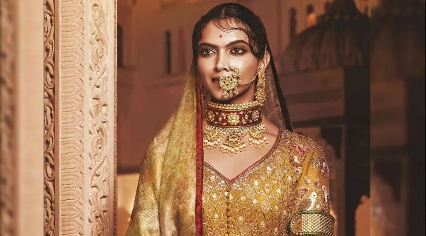 	Deepika Padukone saat memerankan ratu Rani Padmavati (DNA India)