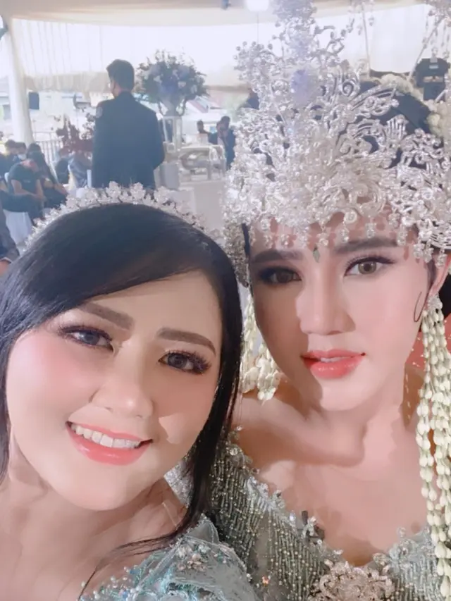 6 Potret Via Vallen dan Mella Rosa dari Kecil hingga Kini, Selalu Kompak