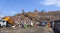 Aktivitas penanganan sampah di TPA Cipayung, Kecamatan Cipayung, Kota Depok. (Liputan6.com/Dicky Agung Prihanto)