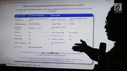 Keberadaan aplikasi tersebut untuk mengecek pajak kendaraan bermotor dan memudahkan masyarakat mengetahui nilai pajak kendaraan yang harus dibayarkan, Jakarta, Rabu (21/6). (Liputan6.com/Angga Yuniar)