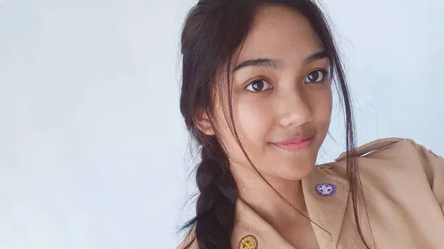 6 Foto Lawas Marion Jola Saat SMA, Pakai Seragam Pramuka Curi Perhatian