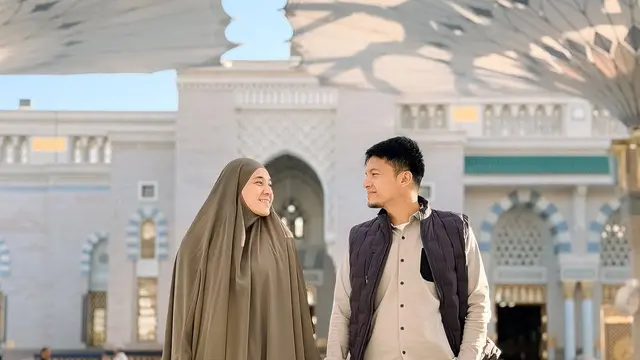 Potret Dhini Aminarti dan Dimas Seto. (instagram/dhiniaminarti)