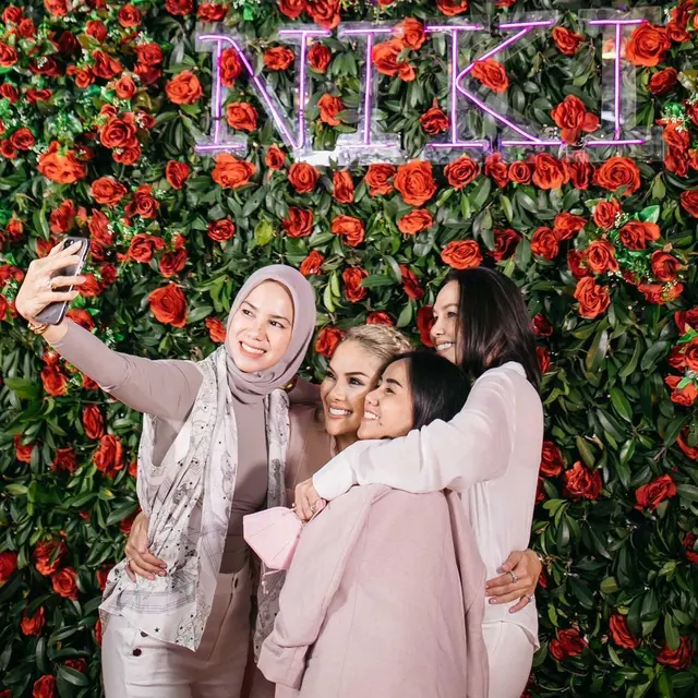 7 Momen Pesta Ulang Tahun Nikita Mirzani, Penampilannya Curi Perhatian