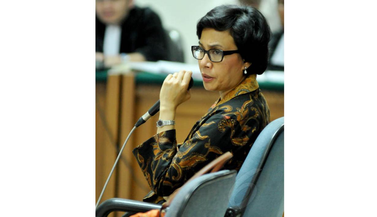 Dalam kesaksiannya, Sri Mulyani akui pernah melaporkan langsung ke Presiden dan Wakilnya soal hasil rapat yang dilakukan pihaknya 21 November 2008, terkait keputusan penyelamatan Bank Century, Jumat (2/5/14). (Liputan6.com/Johan Tallo) 