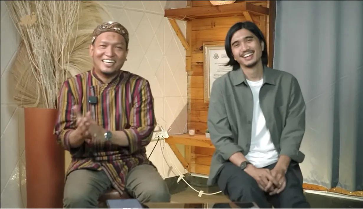 "Hasilnya sebegitu buruknya. Itu kalau buat Sheila On 7 malu-maluin. Itu saya bener-bener kayak orang baru belajar nyanyi atau orang yang hobinya nyanyi, bukan pekerjaannya nyanyi," kata Duta seperti dilansir dari kanal Youtube Salim A Fillah. [Youtube/Salim A. Fillah]