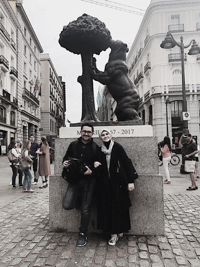 Anniversary ke-8, Ini 6 Momen Manis Zee Zee Shahab dan Prabu Revolusi