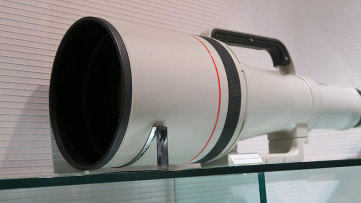 Melihat Langsung Lensa Super Tele Canon Seharga Rp 1,2 Milyar